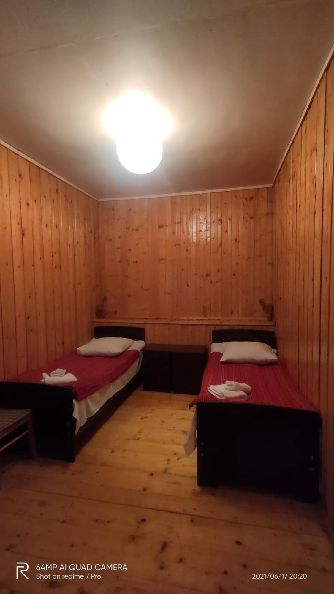 Shaulini Hotel Kashveti Ruang foto